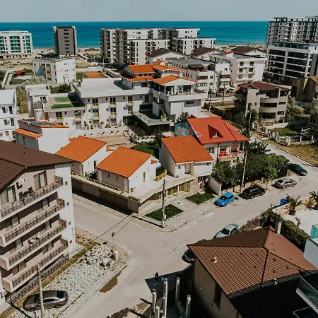 Breezy House Mamaia Nord